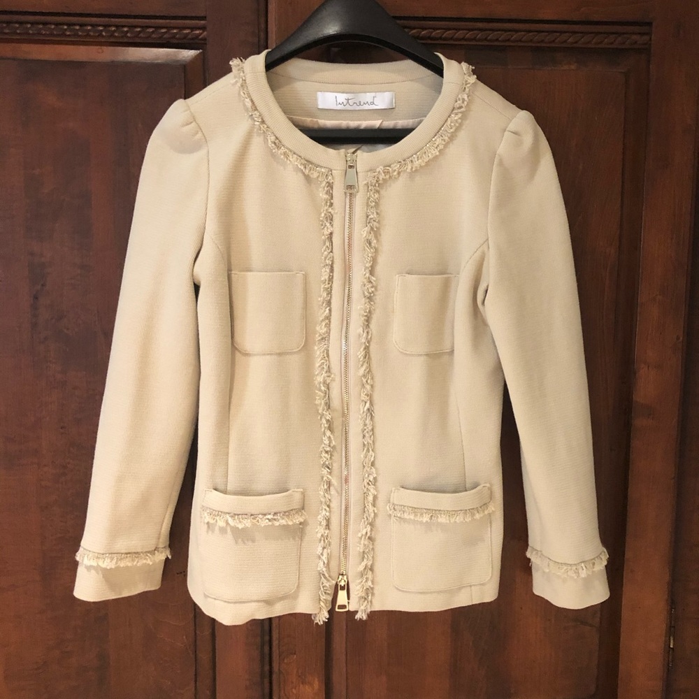 INTREND Top with gold accents. Sz 4